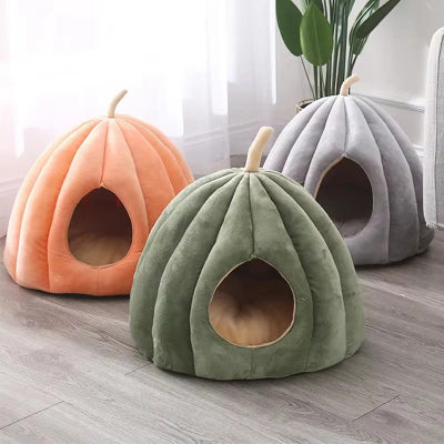 Panier chat citrouille pumpkiNest disponible en 3 couleurs orange vert gris