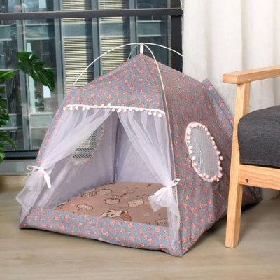 Tente-pour-chat-gris-intallé-au-salon